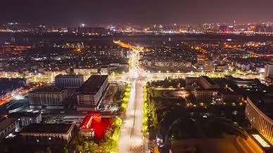 4k实拍城市夜景十字路口车流夜景延时视频的预览图